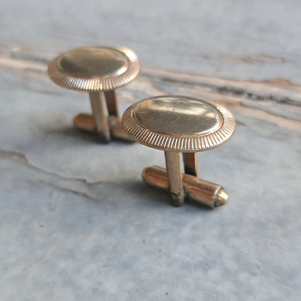 VTG Gold Tone Cufflinks OS Men Gold Oval Textured Rim Toggle Back Formal Wedding